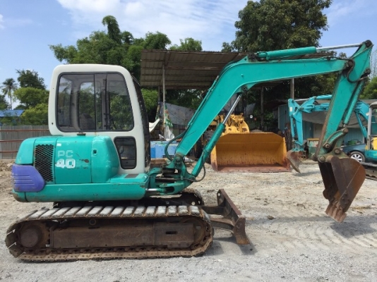 แบคโฮเล็ก KOMATSU PC40-7 เก่าญี่ปุ่นแท้ หัวเก๋ง พร้อมใช้