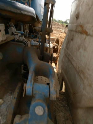 รถไถฟอร์ดสองเพลา 8210