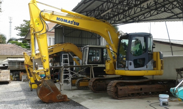 ต้องการขายรถขุดยี่ห้อ KOMATSU-PC128US-2e รถนอกนำเข้าจากญี่ปุ่น