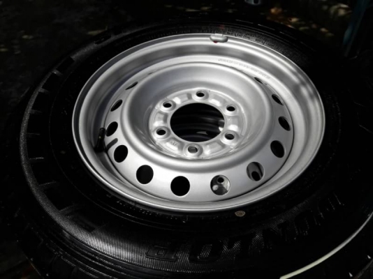 ล้อกะทะขอบ15 พร้อมยางป้ายแดงปี16 ชุดล่ะ9500