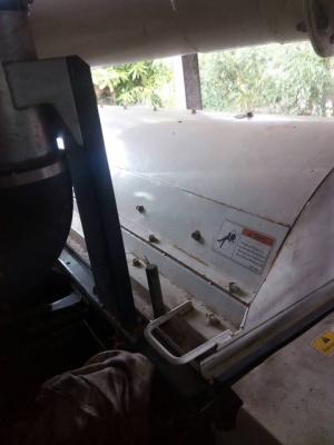 ขายรถเกี่ยวข้าวคูโบต้าDC70G อุ้ม ทำงานสองพัน ชม. สภาพพร้อมใช้เปลี่ยนแทรคยางใหม่