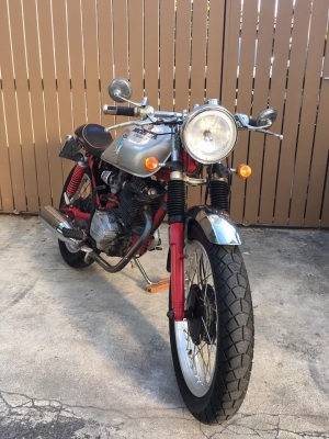 ขาย Honda wing 125 ทะเบียนเต็มพร้อมโอน แต่งสไตล์ ClubMan 250 ครับ อยู่กรุงเทพ ราคา 24500 บาทครับ