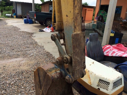 ขายรถขุดแบ็คโค PC40-5 เก๋งแอร์ สภาพสวยพร้อมลงทำงานเครื่องเดิมบง บูมสวย