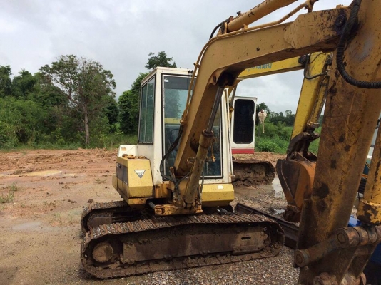 ขายรถขุดแบ็คโค PC40-5 เก๋งแอร์ สภาพสวยพร้อมลงทำงานเครื่องเดิมบง บูมสวย