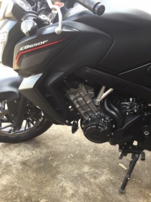 ขาย cb650f 2014 สภาพนางฟ้าครับวิ่งน้อยไมค์แท้ไม่มีกรอเหมือนรถใหม่ไม่ล้มไม่ชนจัดไ