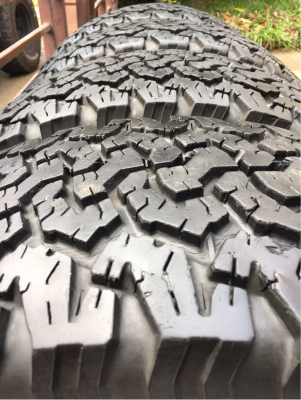 ยาง All BF Goodrich 265 75 16 ดอกเต็ม ติดหนวดทุกเส้น ไม่มีปะ ใช้งานน้อย ราคาไม่แพง