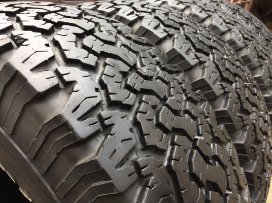 ยาง All BF Goodrich 265 75 16 ดอกเต็ม ติดหนวดทุกเส้น ไม่มีปะ ใช้งานน้อย ราคาไม่แพง