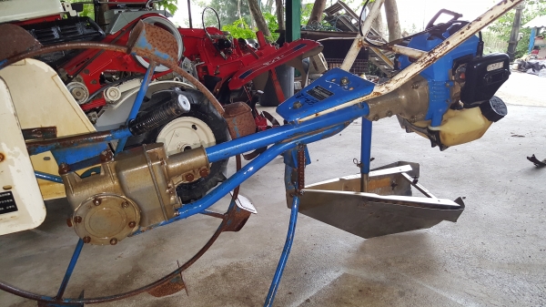 รถแหวกร่องน้ำในนาข้าว รหัสสินค้า B3 - 12 ต่อรองได้ ขายได้ขาย รถแหวกร่องน้ำในนาข้าว รหัสสินค้า B3 - 12 ต่อรองได้ ขายได้ขาย