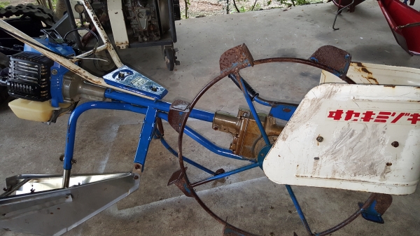 รถแหวกร่องน้ำในนาข้าว รหัสสินค้า B3 - 12 ต่อรองได้ ขายได้ขาย รถแหวกร่องน้ำในนาข้าว รหัสสินค้า B3 - 12 ต่อรองได้ ขายได้ขาย