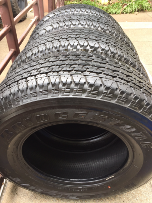 ยาง Bridgestone 245 70 16 สิ้นปี15 ดอกเต็ม ไม่มีปะ ราคาไม่แพง ยาง Bridgestone 245 70 16 สิ้นปี15 ดอกเต็ม ไม่มีปะ ราคาไม่แพง