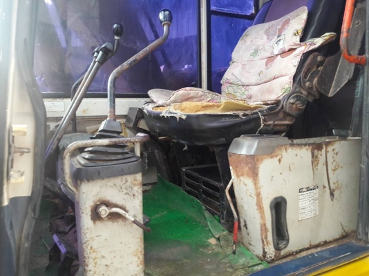 ขายแมคโค โคมัสสุ 120-3 ชีเรี่ยนสูง รถไม่ค่อยได้ใช้ รถสภาพดีมากโซ่เต็มใบหนา เอวแน่น แอร์เย็นโทร0805771468 kอาท