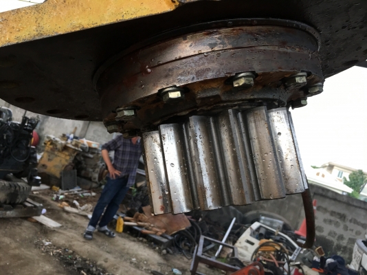 ขายด่วน มอเตอร์สวิง KOMATSU PC200-6-7 ราคา 85,000ครับ. ลงราคาที่ชอ่งผิดครับ