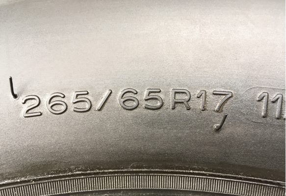 ยาง Michelin 265 65 17 สิ้นปี14 ดอกเต็ม ใช้ยาว ราคาไม่แพง ยาง Michelin 265 65 17 สิ้นปี14 ดอกเต็ม ใช้ยาว ราคาไม่แพง
