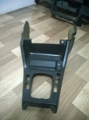 ขายคอนโซนกลาง e30 4ประตู  สภาพok ราคา1000 โทร0924462525โส กทม