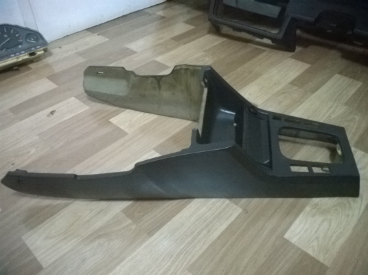 ขายคอนโซนกลาง e30 4ประตู  สภาพok ราคา1000 โทร0924462525โส กทม