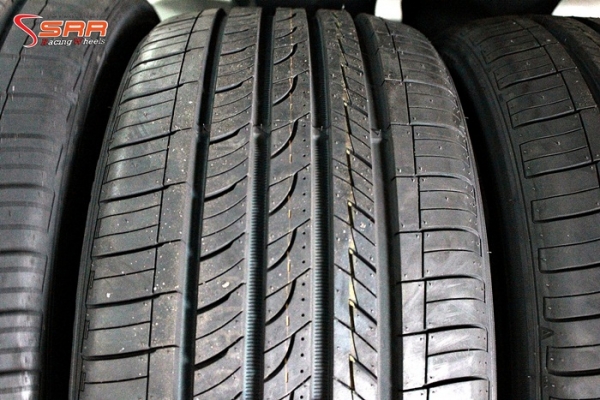 ROADSTONE AU5 245/40R19 ปี14 เส้นละ 3,250 บาท ROADSTONE AU5 245/40R19 ปี14 เส้นละ 3,250 บาท