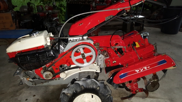 รถพรวนดิน สาดออกข้าง พร้อมใช้ รหัสสินค้า B3 - 11 คอหมุนได้ เครื่อง 8 แรง รถพรวนดิน สาดออกข้าง พร้อมใช้ รหัสสินค้า B3 - 11 คอหมุนได้ เครื่อง 8 แรง