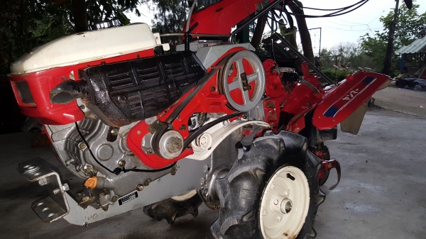 รถพรวนดิน สาดออกข้าง พร้อมใช้ รหัสสินค้า B3 - 11 คอหมุนได้ เครื่อง 8 แรง รถพรวนดิน สาดออกข้าง พร้อมใช้ รหัสสินค้า B3 - 11 คอหมุนได้ เครื่อง 8 แรง