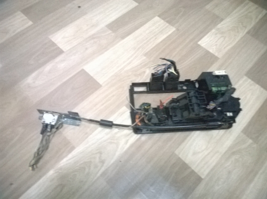 ขายชุดแผงหน้าปัดแอร์ e30 พร้อมนาฬิกา อุปกรณ์ครบตามรูป สภาพok ราคา1600 โทร0924462525โส กทม