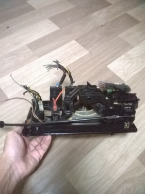 ขายชุดแผงหน้าปัดแอร์ e30 พร้อมนาฬิกา อุปกรณ์ครบตามรูป สภาพok ราคา1600 โทร0924462525โส กทม