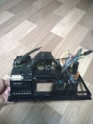 ขายชุดแผงหน้าปัดแอร์ e30 พร้อมนาฬิกา อุปกรณ์ครบตามรูป สภาพok ราคา1600 โทร0924462525โส กทม