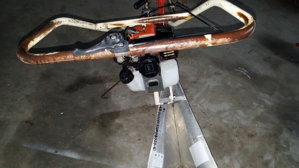 รถชักร่องน้ำในนา