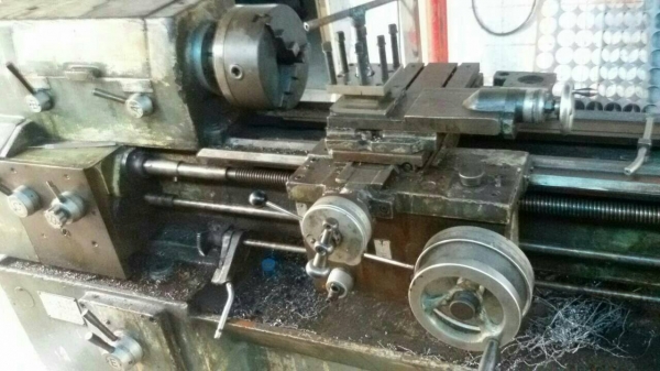 ขายเครื่องกลึง5ฟุต3เพลามีเบรคราคาเบาๆไม่มีจี๋หาให้ได้ครับผม