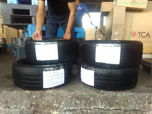 ยางซิ่ง17 มิชลิน 215-45-17 ลงพื้นปี14 (4เส้น3,200)ดอกหนาเกือบ 1เซ็น ยางซิ่ง17 มิชลิน 215-45-17 ลงพื้นปี14 (4เส้น3,200)ดอกหนาเกือบ 1เซ็น