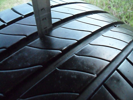 ยางซิ่ง17  มิชลิน 215-45-17 ลงพื้นปี14 (4เส้น3,200)ดอกหนาเกือบ 1เซ็น