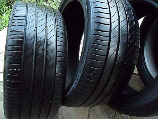 ยางซิ่ง17 มิชลิน 215-45-17 ลงพื้นปี14 (4เส้น3,200)ดอกหนาเกือบ 1เซ็น ยางซิ่ง17 มิชลิน 215-45-17 ลงพื้นปี14 (4เส้น3,200)ดอกหนาเกือบ 1เซ็น