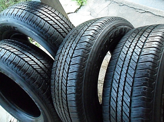 ยาง17กระบะสูง บริดสโตน265-65-R17ลงพื้นปี13 (4เส้น 3,500)ดอกหนา1เซ็น