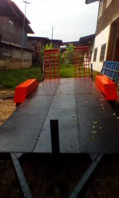 ขายเทเลอขึ้นรถเกียวข้าว