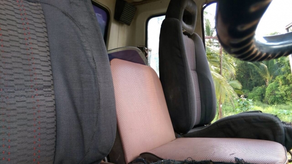 ขายรถสิบล้อดัมพ์ Hino FM176 เครื่อง EH700-168 แรง 2 เพลา ปี 44 กระบะดัมพ์ยาว 5.80 เมตร เบรคจิฟฟี่ หัวเดิมไม่เคยทำสี เป็นตัวสุดท้ายน็อตเพลาข้างขันเข้า ทะเบียนพร้อม ขายรถสิบล้อดัมพ์ Hino FM176 เครื่อง EH700-168 แรง 2 เพลา ปี 44 กระบะดัมพ์ยาว 5.80 เมตร เบรคจิฟฟี่ หัวเดิมไม่เคยทำสี เป็นตัวสุดท้ายน็อตเพลาข้างขันเข้า ทะเบียนพร้อม