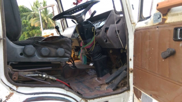 ขายรถสิบล้อดัมพ์ Hino FM176 เครื่อง EH700-168 แรง 2 เพลา ปี 44 กระบะดัมพ์ยาว 5.80 เมตร เบรคจิฟฟี่ หัวเดิมไม่เคยทำสี เป็นตัวสุดท้ายน็อตเพลาข้างขันเข้า ทะเบียนพร้อม ขายรถสิบล้อดัมพ์ Hino FM176 เครื่อง EH700-168 แรง 2 เพลา ปี 44 กระบะดัมพ์ยาว 5.80 เมตร เบรคจิฟฟี่ หัวเดิมไม่เคยทำสี เป็นตัวสุดท้ายน็อตเพลาข้างขันเข้า ทะเบียนพร้อม