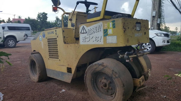 ขาย รถบดล้อยาง BOMAG BW3R ขนาด 3 ตัน 7 ล้อ สภาพพร้อมใช้งาน เอกสารเล่มทะเบียนครบ