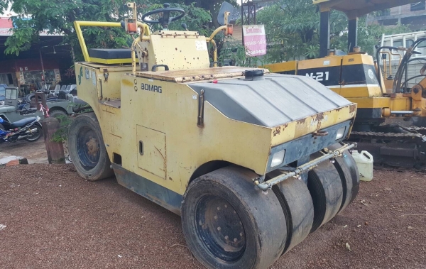 ขาย รถบดล้อยาง BOMAG BW3R ขนาด 3 ตัน 7 ล้อ สภาพพร้อมใช้งาน เอกสารเล่มทะเบียนครบ