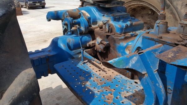 ขาย รถไถ FORD 6600 T3 สำหรับติดคีบอ้อย เอกสารเล่มทะเบียนครบ ราคาต่อรองได้ครับ