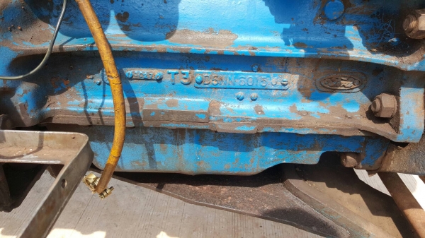 ขาย รถไถ FORD 6600 T3 สำหรับติดคีบอ้อย เอกสารเล่มทะเบียนครบ ราคาต่อรองได้ครับ