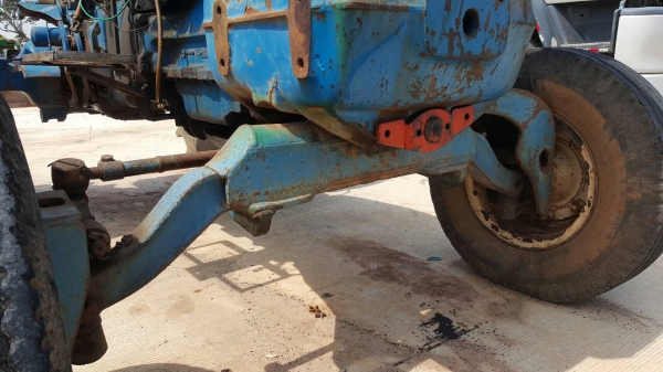 ขาย รถไถ FORD 6600 T3 สำหรับติดคีบอ้อย เอกสารเล่มทะเบียนครบ ราคาต่อรองได้ครับ