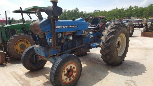 ขาย รถไถ FORD 6600 T3 สำหรับติดคีบอ้อย เอกสารเล่มทะเบียนครบ ราคาต่อรองได้ครับ