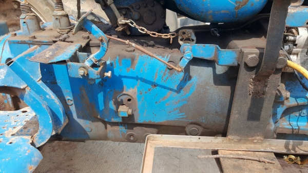 ขาย รถไถ FORD 6600 T3 สำหรับติดคีบอ้อย เอกสารเล่มทะเบียนครบ ราคาต่อรองได้ครับ