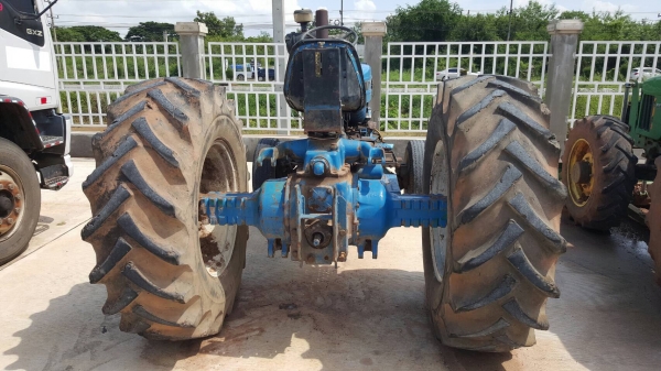 ขาย รถไถ FORD 6600 T3 สำหรับติดคีบอ้อย เอกสารเล่มทะเบียนครบ ราคาต่อรองได้ครับ