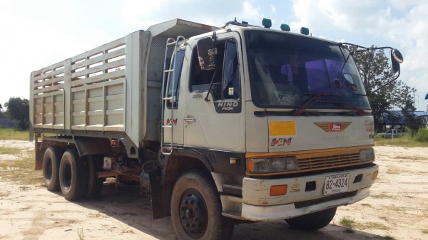 ขาย 10 ล้อดั้ม HINO FM3M มีระบบลำโพงลากพ่วง เครื่องเดิม M10C 240 แรงม้า เกียร์เดิม สโลว์เดิม คัสซีสว ขาย 10 ล้อดั้ม HINO FM3M มีระบบลำโพงลากพ่วง เครื่องเดิม M10C 240 แรงม้า เกียร์เดิม สโลว์เดิม คัสซีสว