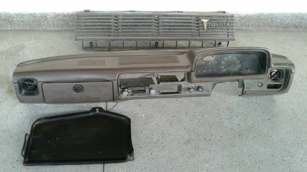 กระจังหน้าRN30 ม้ากระโดด