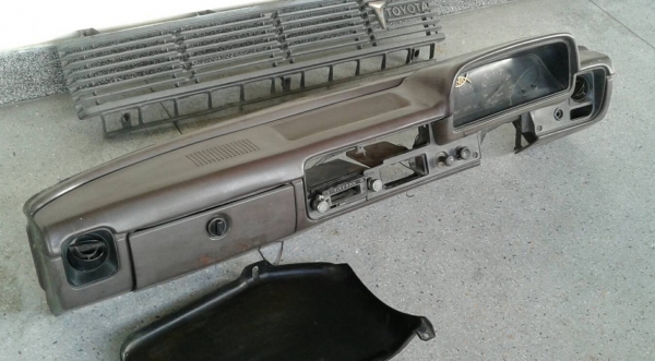 กระจังหน้าRN30 ม้ากระโดด