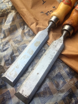 ขายสิ่วSTANLEY 15mm.; 16mm. Made in England.เก่าเก็บด้ามละ450บาท