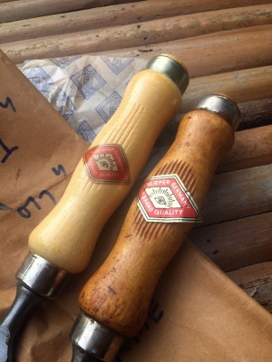 ขายสิ่วSTANLEY 15mm.; 16mm. Made in England.เก่าเก็บด้ามละ450บาท