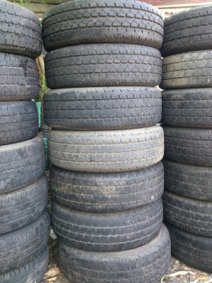 ขายเหมายางกระบะ 195R14 และ 205R14 จำนวน 35 เส้น 16500 สนใจโทรสอบถามได้ครับ