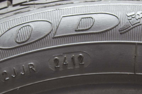 ขายยาง185-55-16 ขายยาง185-55-16