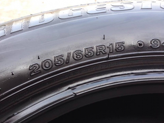 ยาง Bridgstone 205-65-15 ปี 15 ครบชุด 4 เส้น 5000 สภาพสวยๆไม่มีปะไม่บวมไม่กินข้าง ดอกยางเหลือเยอะเอาไปวิ่งกันใด้อีกยาวค่ะ ยาง Bridgstone 205-65-15 ปี 15 ครบชุด 4 เส้น 5000 สภาพสวยๆไม่มีปะไม่บวมไม่กินข้าง ดอกยางเหลือเยอะเอาไปวิ่งกันใด้อีกยาวค่ะ